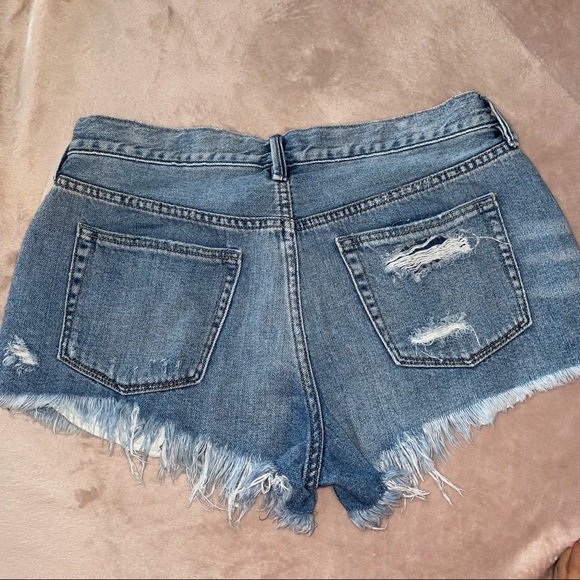 Distressed free people short size 29 - Picture 2 of 8